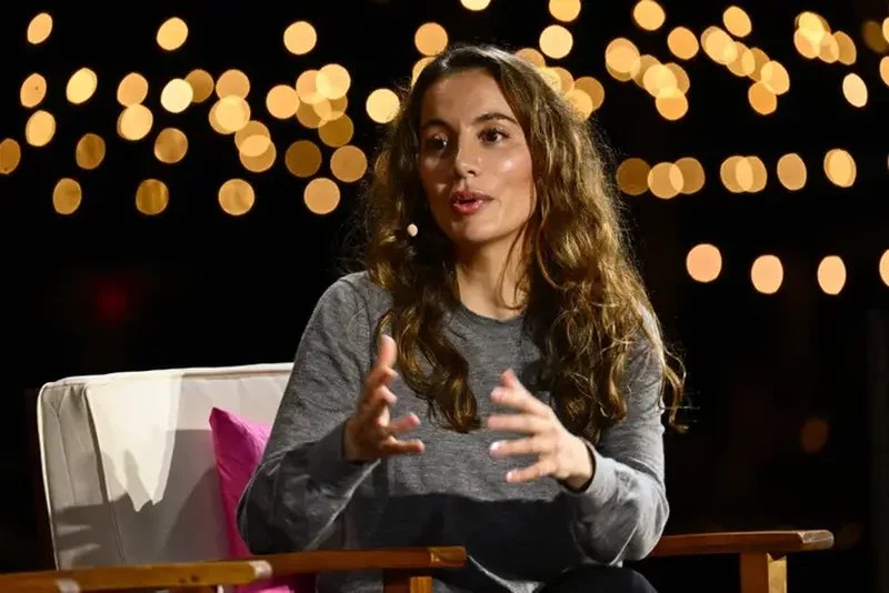 Rivali i OpenAI, shqiptarja Mira Murati hap kompaninë e saj për Inteligjencën Artificiale, ”Thinking Machines Lab”