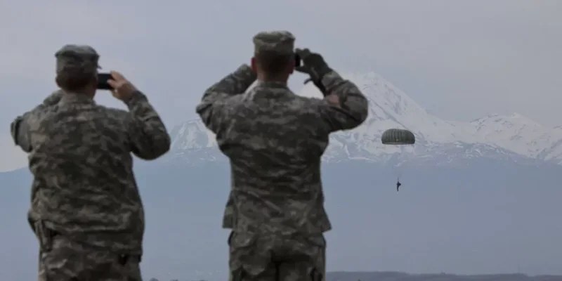 BILD shkruan se SHBA do tërheqë forcat e saj nga Kosova. Reagon KFOR BILD shkruan se SHBA do tërheqë forcat e saj nga Kosova. Reagon KFOR