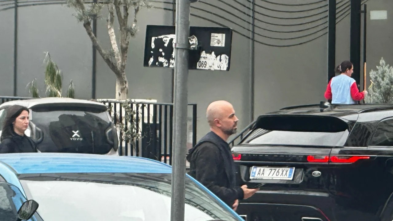 Pronari i spitalit Amerikan, Klodjan Allajbeu paraqitet në SPAK për 3 orë: Ja dosja e harruar prej një viti! Pronari i spitalit Amerikan, Klodjan Allajbeu paraqitet në SPAK për 3 orë: Ja dosja e harruar prej një viti!