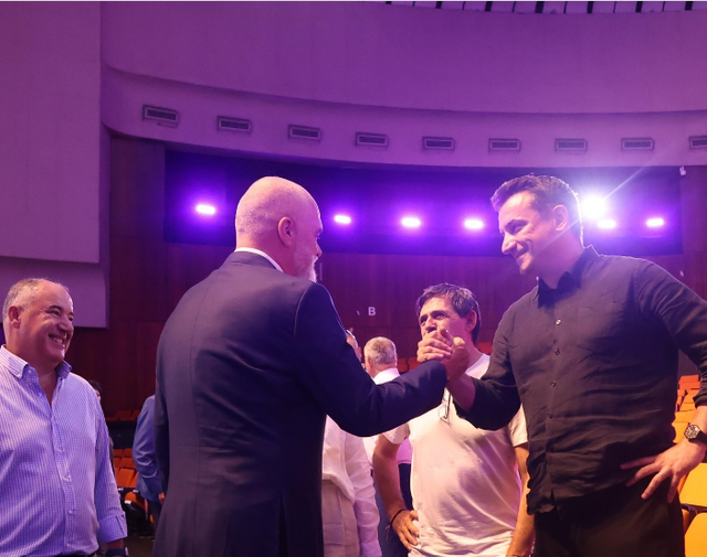 Sondazhi për Tiranën: PS merr 19 mandate, PD 13. Partitë e reja 5 Sondazhi për Tiranën: PS merr 19 mandate, PD 13. Partitë e reja 5