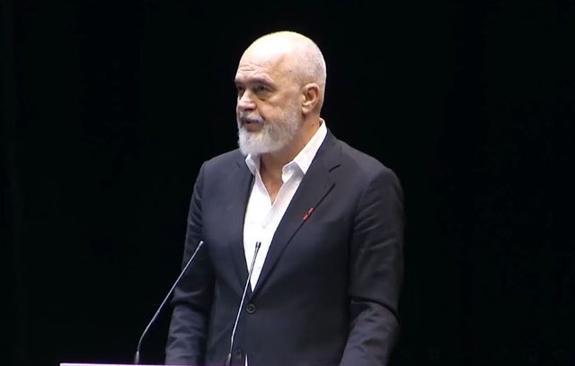 Rama: S’është koha të digjni votën në oxhakun gjithë blozë të një partie të vjetër apo në mangallët e partickave të reja Rama: S’është koha të digjni votën në oxhakun gjithë blozë të një partie të vjetër apo në mangallët e partickave të reja