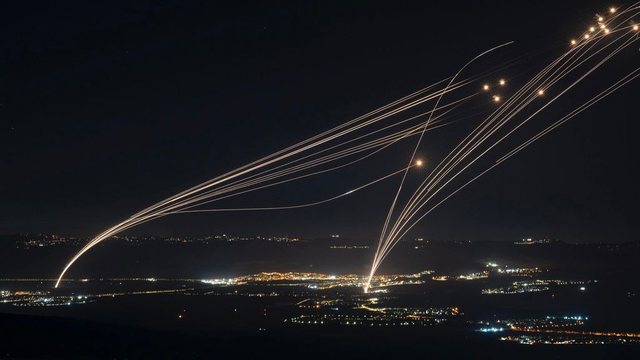 Trump njoftoi ndërtimin e sistemit mbrojtës raketor amerikan “Iron Dome”, kundërshton Rusia Trump njoftoi ndërtimin e sistemit mbrojtës raketor amerikan “Iron Dome”, kundërshton Rusia