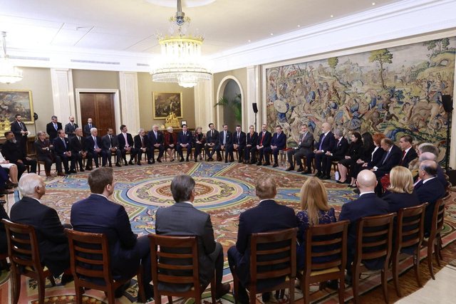 “Janë vetëm disa qindra njerëz”! Rama për afganët të cilët jetojnë në Shqipëri: Nëse duan mund të qëndrojnë por… “Janë vetëm disa qindra njerëz”! Rama për afganët të cilët jetojnë në Shqipëri: Nëse duan mund të qëndrojnë por…