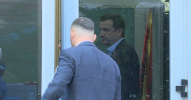 Një tjetër skandal i prokurorit Olsi Dado: Pranon gabimin e qëllimshëm se gjoja Erion Veliaj ka qenë i dënuar Një tjetër skandal i prokurorit Olsi Dado: Pranon gabimin e qëllimshëm se gjoja Erion Veliaj ka qenë i dënuar