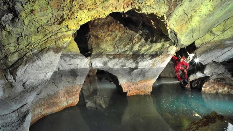 Shkencëtarët çekë zbulojnë në Leskovik liqenin termal nëntokësor më të madh në botë