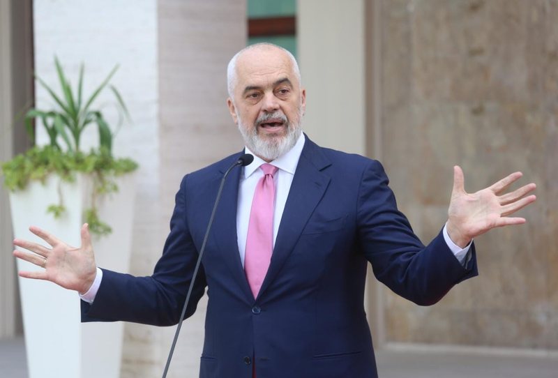 Rama: Nëse Veliaj dhe e shoqja kanë blerë 800 mijë euro fustane e bizhuteri s’kemi çfarë diskutojmë, por kemi të drejtë të kërkojmë prova