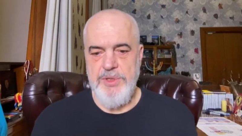 “Do copëtosh Shqipërinë me shtetin bektashi”, Rama i përgjigjet komentuesit: Pse Italia e copëtuar të duket?! Bëhet fjalë për entitet pa doganë, taksa apo polici “Do copëtosh Shqipërinë me shtetin bektashi”, Rama i përgjigjet komentuesit: Pse Italia e copëtuar të duket?! Bëhet fjalë për entitet pa doganë, taksa apo polici