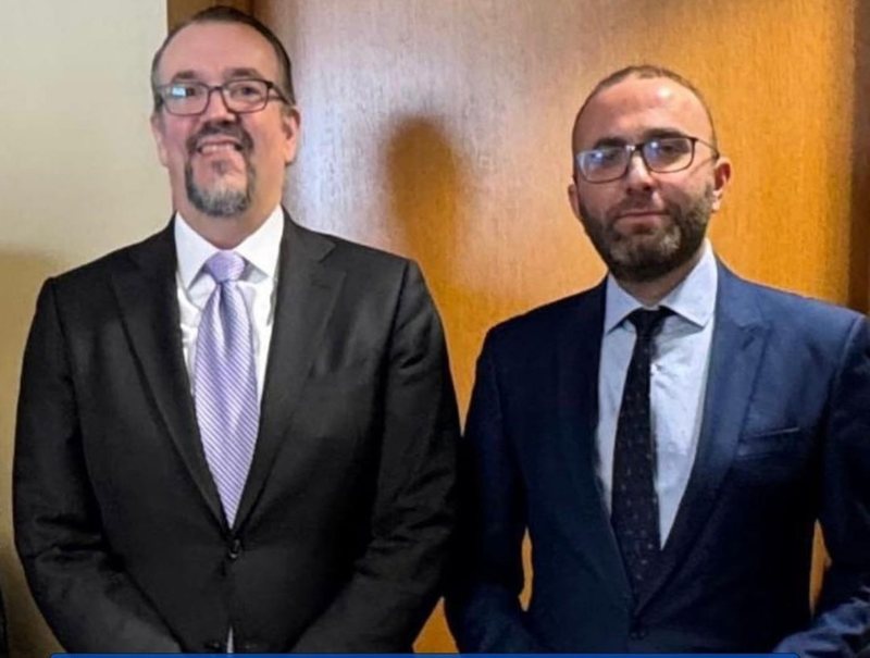 Fotografia e retushuar e Gazment Bardhit në DASH Fotografia e retushuar e Gazment Bardhit në DASH