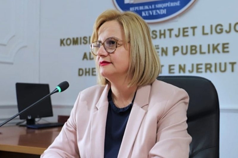 Nën hetim nga SPAK, reagon sërish Bushka: Mezi pres të dëgjohem nga ata që kanë futur emrin tim në një akt-hetimi, pa më thirrur asnjëherë