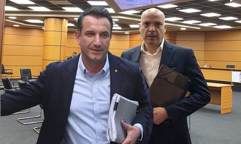 Erion Veliaj reagon nga qelia: Si ma kurdisi SPAK paçavuren për të më arrestuar, ja gabimi në dosje. Ky detaj më tronditi, ja pse nuk është thjesht një “lapsus” Erion Veliaj reagon nga qelia: Si ma kurdisi SPAK paçavuren për të më arrestuar, ja gabimi në dosje. Ky detaj më tronditi, ja pse nuk është thjesht një “lapsus”