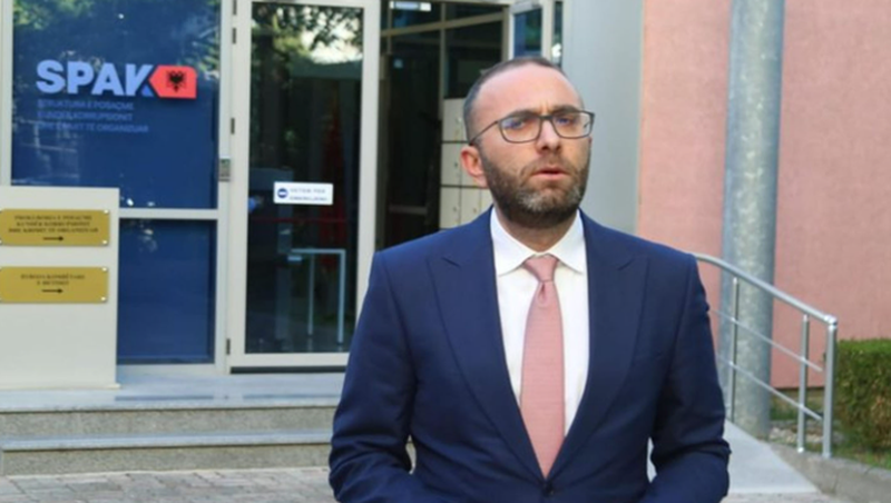 Intrigat e SPAK: Kërkoi shpalljen fajtor të Gazment Bardhi, por duke mos dërguar prova! Gjykata e shpall të pafajshëm Intrigat e SPAK: Kërkoi shpalljen fajtor të Gazment Bardhi, por duke mos dërguar prova! Gjykata e shpall të pafajshëm