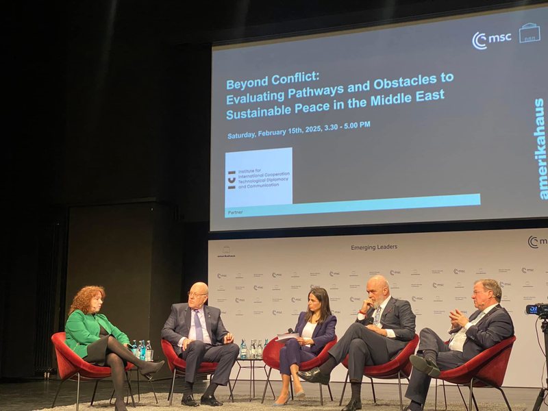 Rama në konferncë për mediat në Gjermani: Sa të jem unë në qeveri Shqipëria s’do të marrë kurrë refugjatë nga Palestina Rama në konferncë për mediat në Gjermani: Sa të jem unë në qeveri Shqipëria s’do të marrë kurrë refugjatë nga Palestina