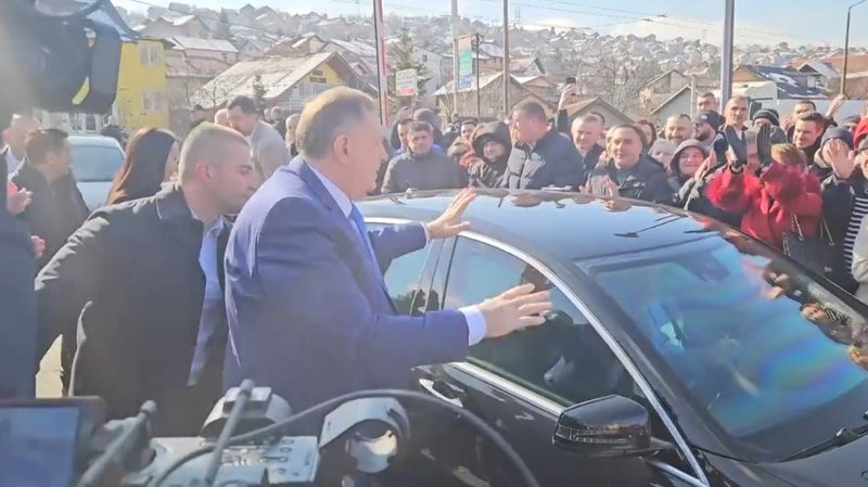 Prokuroria kërkon pesë vjet burg për Dodik dhe ndalimin e veprimtarisë politike për 10 vjet Prokuroria kërkon pesë vjet burg për Dodik dhe ndalimin e veprimtarisë politike për 10 vjet