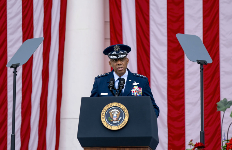 Tronditje në Pentagon, Trump shkarkon gjeneralin e lartë amerikan Tronditje në Pentagon, Trump shkarkon gjeneralin e lartë amerikan