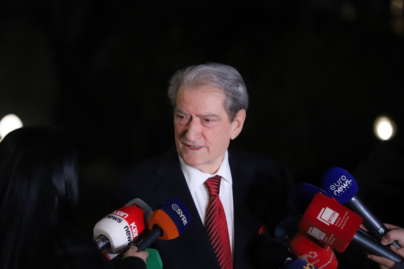 Sa i ka kushtuar PD-së strategu 20 milion dollarë i fushatës së Trump? Berisha: Kostoja e LaCivita-s nuk është sekret Sa i ka kushtuar PD-së strategu 20 milion dollarë i fushatës së Trump? Berisha: Kostoja e LaCivita-s nuk është sekret