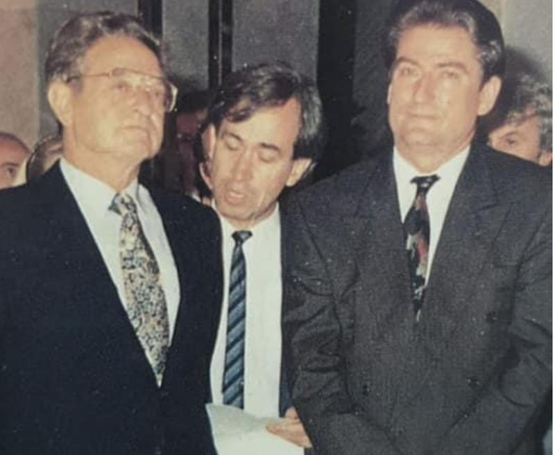 Takova mikun e madh të shqiptarëve në Zvicër, Berisha e solli në Shqipëri në 1993: Soros ka njerëz në Këshillin Kombëtar dhe Kryesinë e PD-së”!