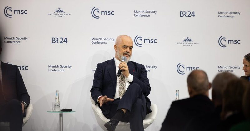 “Pse u ftova në një panel ku temë është Lindja e Mesme”?! Komentet e Ramës që vunë në siklet panelistët në Mynih “Pse u ftova në një panel ku temë është Lindja e Mesme”?! Komentet e Ramës që vunë në siklet panelistët në Mynih