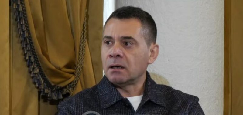 “Maskara, zari i Berishës”! Arben Ahmetaj replikon me Baton Haxhiun: Unë s’kam nxjerrë ndonjë mik në pritë “Maskara, zari i Berishës”! Arben Ahmetaj replikon me Baton Haxhiun: Unë s’kam nxjerrë ndonjë mik në pritë