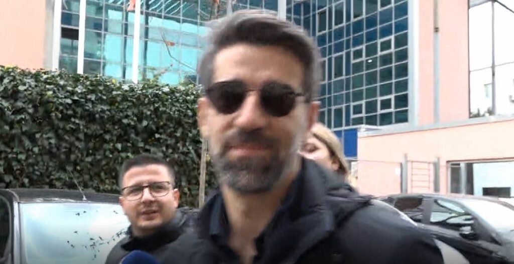 Rasti i çuditshëm i Elman Abules. Ka paguar disa sherbime jurdike tek zyra e Ajoles nga llogaria e tij bankare dhe akuzohet per “pastrim” paresh? Rasti i çuditshëm i Elman Abules. Ka paguar disa sherbime jurdike tek zyra e Ajoles nga llogaria e tij bankare dhe akuzohet per “pastrim” paresh?