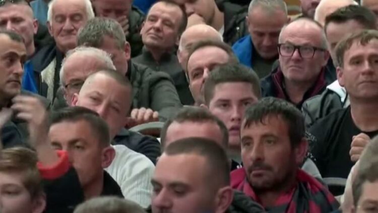 Interpoli kërkon ekstradimin e tij: Adriatik Llalla shfaqet në takimin e Berishës në Romë, në pritje për tu rikthyer pasi Saliu me… Venecian të “shpartalloi” SPAK-un