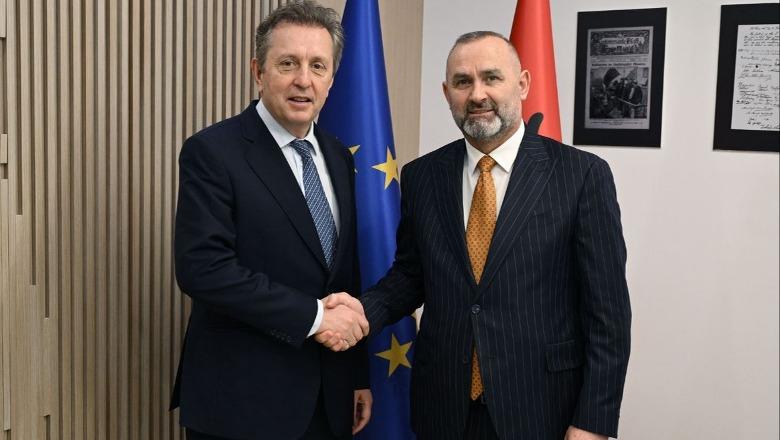 Shqipëria organizatore e Kongresit Botëror të Ligjit 2027’, Manja pret Javier Cremades: Eventi do sjell në Tiranë rreth 3 mijë juristë nga e gjithë bota Shqipëria organizatore e Kongresit Botëror të Ligjit 2027’, Manja pret Javier Cremades: Eventi do sjell në Tiranë rreth 3 mijë juristë nga e gjithë bota