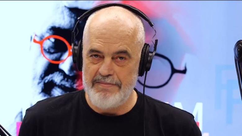 VIDEO/ Pse s’dolët sot live në TikTok?! Rama ironizon Berishën me tre bufat e kënetës pas protestës së dështuar për rrjetin social VIDEO/ Pse s’dolët sot live në TikTok?! Rama ironizon Berishën me tre bufat e kënetës pas protestës së dështuar për rrjetin social