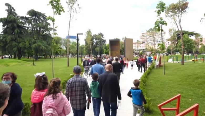 Veliaj ndan videon nga Parku Rinia: Zemra pulsuese e Tiranës! Nga një kënetë e transformuam në hapësirë rekreative
