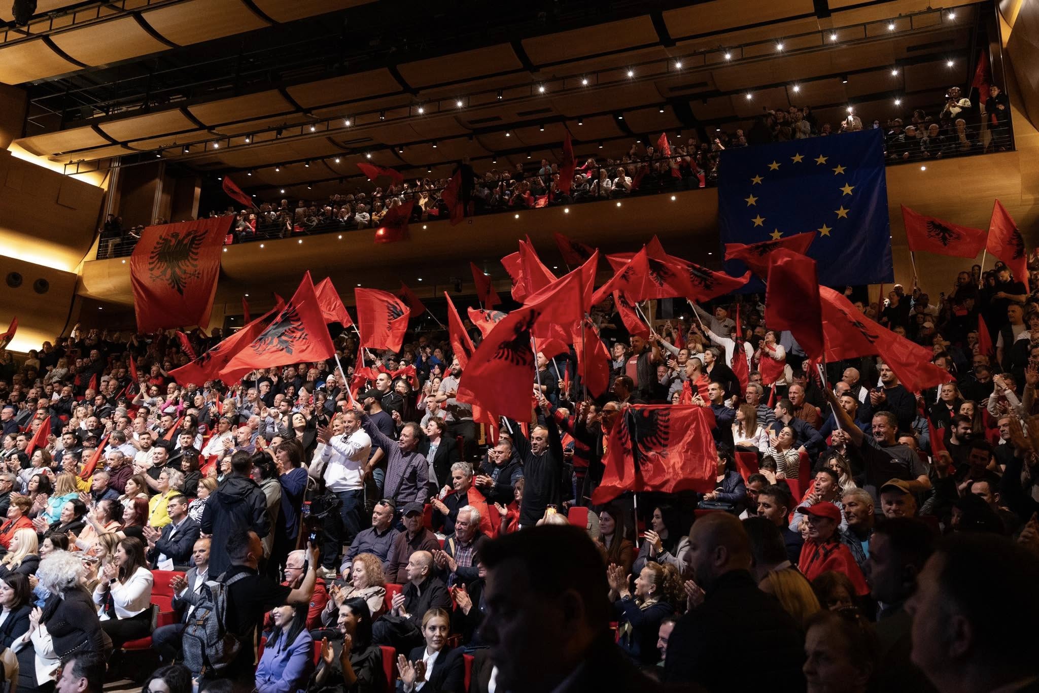 Edi Rama nga Athina, fjala e plotë e tij: Do uleni në çdo tryezë të Europës si shqiponja!(Video)
