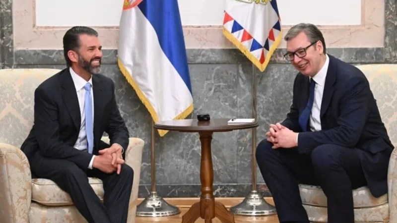 “Bomba” e ardhjes në Serbi e djalit të presidentit Trump një “shashkë”: Çfarë diskutuan Vuçiç dhe Donald Trump Jr.?