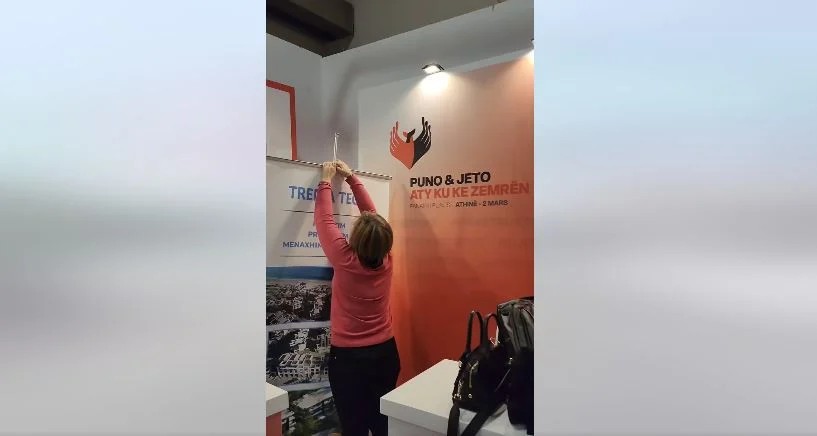 “Puno dhe jeto aty ku ke zemrën”, Rama publikon pamjet nga përgatitja e skenës për takimin me shqiptarët në Athinë “Puno dhe jeto aty ku ke zemrën”, Rama publikon pamjet nga përgatitja e skenës për takimin me shqiptarët në Athinë