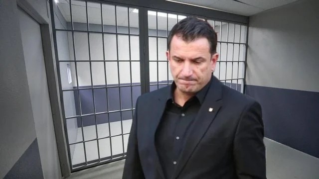 Shërbimi grek në avantazh? Gjyqtari Engert Pëllumbi lë në burg Erion Veliajn. Ku shkuan miliona euro të pretenduara nga SHQUP-i? Shërbimi grek në avantazh? Gjyqtari Engert Pëllumbi lë në burg Erion Veliajn. Ku shkuan miliona euro të pretenduara nga SHQUP-i?