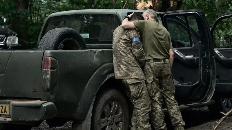 “Gjithçka ka përfunduar” – Ushtarët ukrainas që mbijetuan tregojnë ofensivën e Putinit “Gjithçka ka përfunduar” – Ushtarët ukrainas që mbijetuan tregojnë ofensivën e Putinit