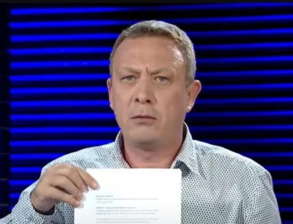 Dokumentet / Elvi Fundo u pagua nga vëllai i Veliajt, akuzon gazetarët pa fakte për ato që ka bërë vetë dhe 7 rastësi domethënëse Dokumentet / Elvi Fundo u pagua nga vëllai i Veliajt, akuzon gazetarët pa fakte për ato që ka bërë vetë dhe 7 rastësi domethënëse