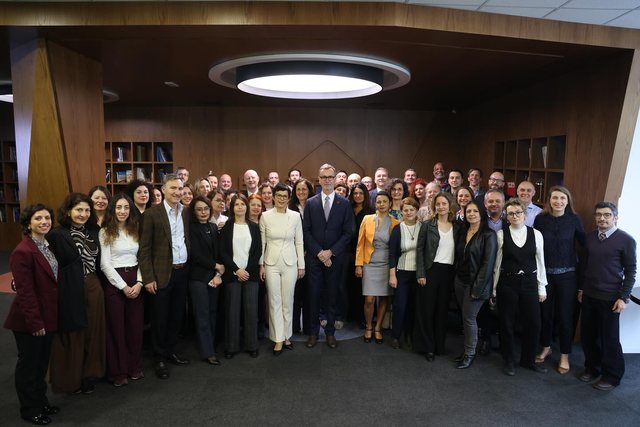 Non grata nga SHBA dhe Britania e Madhe, i padëshiruar edhe nga Europa, në SPAK i akuzuar, kërkon pushtet! Takoi Bardhin, Tabakun dhe Gjekmarkajn: Komisioneria Kos qëndroi larg Berishës si “lebroz” mes PD-së?