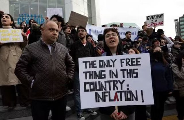 Kryebashkiaku i Stambollit, Ekrem Imamoglu në paraburgim, në pranga edhe avokati i tij