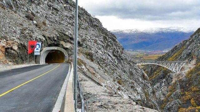 “Tuneli i Murrizit e plasi syrin e keq”, Rama: Më në fund hapet nesër, gjeologjia e tij ishte tmerr “Tuneli i Murrizit e plasi syrin e keq”, Rama: Më në fund hapet nesër, gjeologjia e tij ishte tmerr