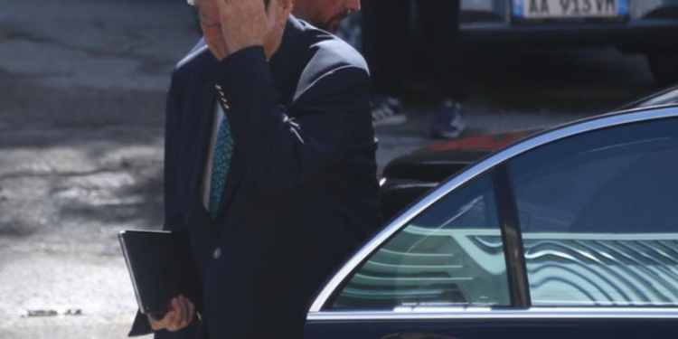 A është partia e Berishës tani në një linjë me të djathtën filo-naziste gjermane? A është partia e Berishës tani në një linjë me të djathtën filo-naziste gjermane?