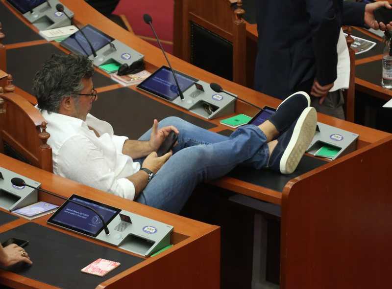 Berisha s’më ka dëgjuar”! Edi Paloku ngatërron Ramën me kryetarin e Partisë së tij: Duhet të ndryshojmë sjelljen ndaj Ramës, ai është diktator Berisha s’më ka dëgjuar”! Edi Paloku ngatërron Ramën me kryetarin e Partisë së tij: Duhet të ndryshojmë sjelljen ndaj Ramës, ai është diktator