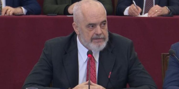 Rama ‘sy m’sy’ me komentuesit: Shqipëria sot si dita me natën nga koha kur qeverisej nga Berisha! Shifrat që duhet të dini