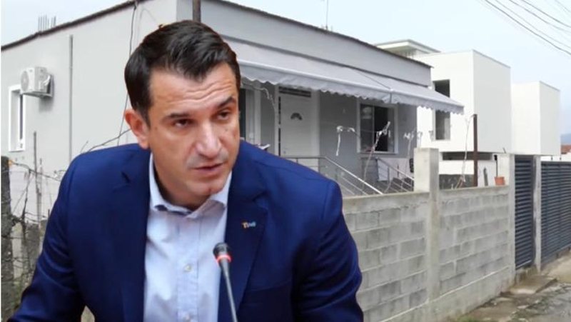 Erion Veliaj intervistë nga burgu: Olsi Dado në konflikt interesi me mua, më mirë bëj burg se t’i jap kate shtesë Erion Veliaj intervistë nga burgu: Olsi Dado në konflikt interesi me mua, më mirë bëj burg se t’i jap kate shtesë