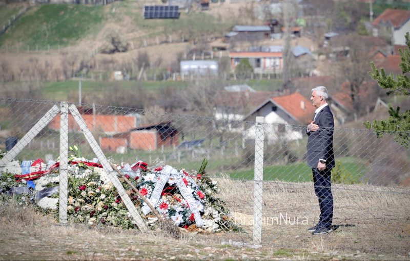 VIDEO/ “Te varri erdha i fundit, babë” VIDEO/ “Te varri erdha i fundit, babë”