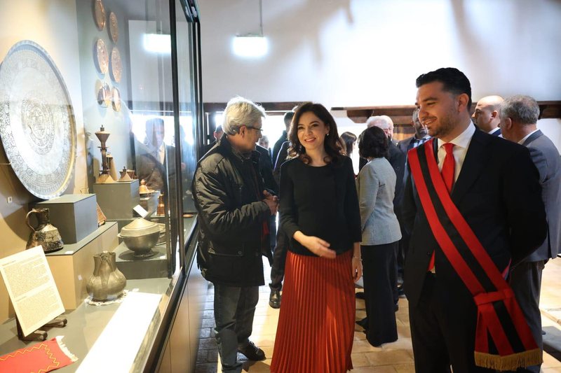 Spiropali i “rrëmben” Berishës kryebashkiakun e Kavajës