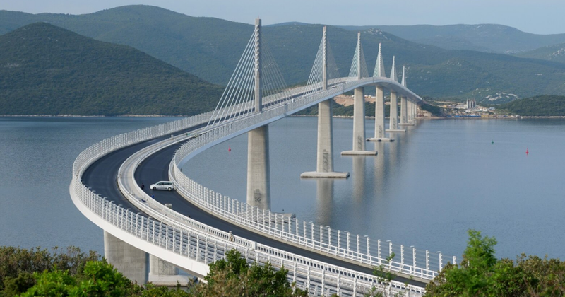 Gati ndërtimi i urës mbi lumin Bunë- Mali i Zi miraton marrëveshjen me Shqipërinë Gati ndërtimi i urës mbi lumin Bunë- Mali i Zi miraton marrëveshjen me Shqipërinë