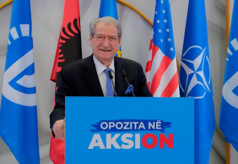 Njeriu që shkatërroi arsimin me universitetet kioska: Do ta bëjmë arsimin madhështor, sa të vi në pushtet Njeriu që shkatërroi arsimin me universitetet kioska: Do ta bëjmë arsimin madhështor, sa të vi në pushtet