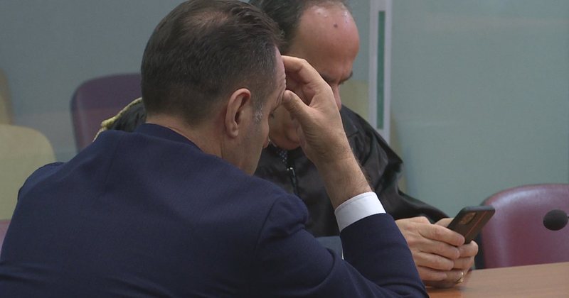 SPAK “lan duart” nga një hetim i dytë për ish shefin e tyre kryprokurorin Adriatik Llalla SPAK “lan duart” nga një hetim i dytë për ish shefin e tyre kryprokurorin Adriatik Llalla