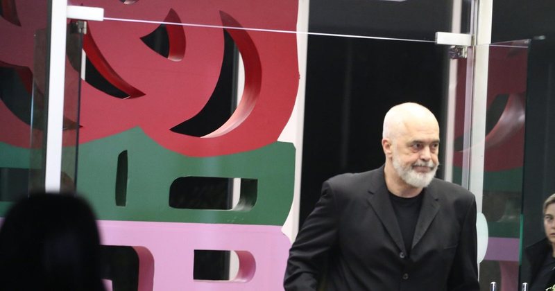 Nga Iris Luarasi, tek vajza e Agron Çelës dhe thyerja e rregullit në Elbasan: Risitë e listës së PS Nga Iris Luarasi, tek vajza e Agron Çelës dhe thyerja e rregullit në Elbasan: Risitë e listës së PS