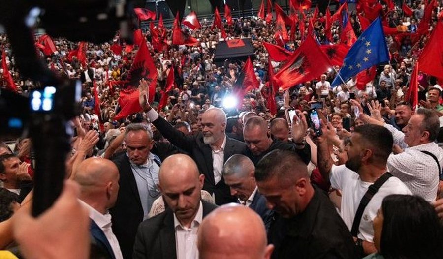 VIDEO/ Takimi madhështorë i Ramës me shqiptarët në Kretë, nesër një tjetër faqe e re në memorien e diasporës Athinë