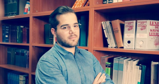 Gazetari Anri Bala: Këta prokurorë janë “byt*hec” kur fyejnë një të prangosur! A guxojnë t’i thonë ndyrsirë një anëtari të bandave kriminale…lagin pantallonat?! Gazetari Anri Bala: Këta prokurorë janë “byt*hec” kur fyejnë një të prangosur! A guxojnë t’i thonë ndyrsirë një anëtari të bandave kriminale…lagin pantallonat?!