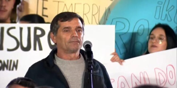 VIDEO/  “Kamikazi” anti-Rama …Allahu ekbar!  Ja kush janë të “rinjtë” e Berishës që protestojnë për Tik-Tokun