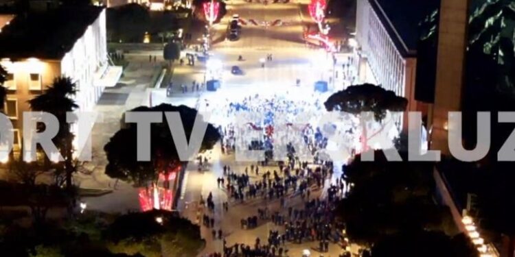 Muli paralajmërohet ashpër nga Doktori për dështimin e protestës Muli paralajmërohet ashpër nga Doktori për dështimin e protestës